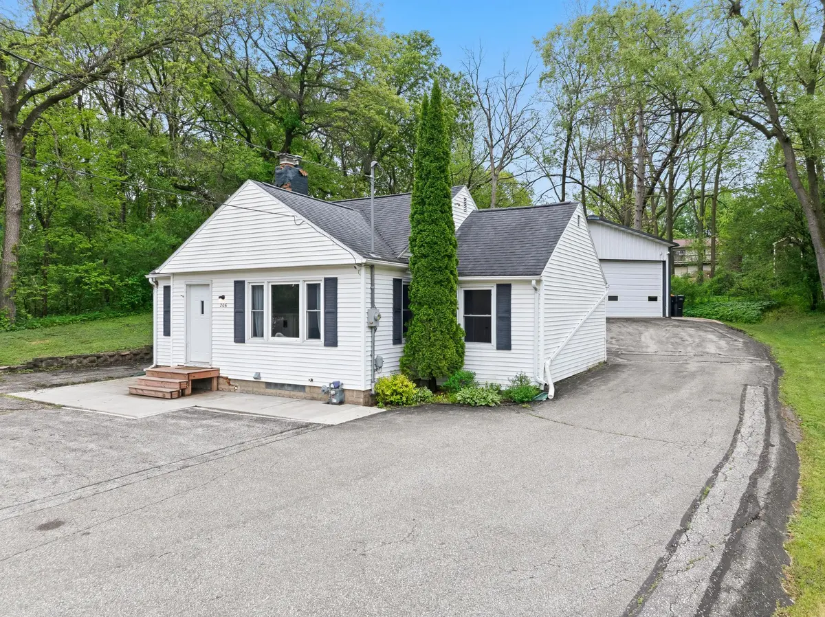 206 21st ST SW, Rochester, MN 55902