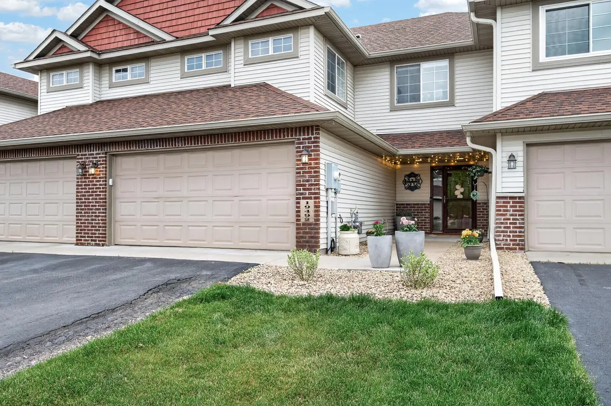 19492 Prairieview DR, Rogers, MN 55374