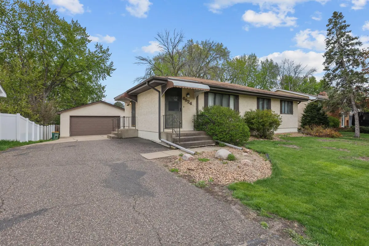 6824 N Colfax AVE, Brooklyn Center, MN 55430