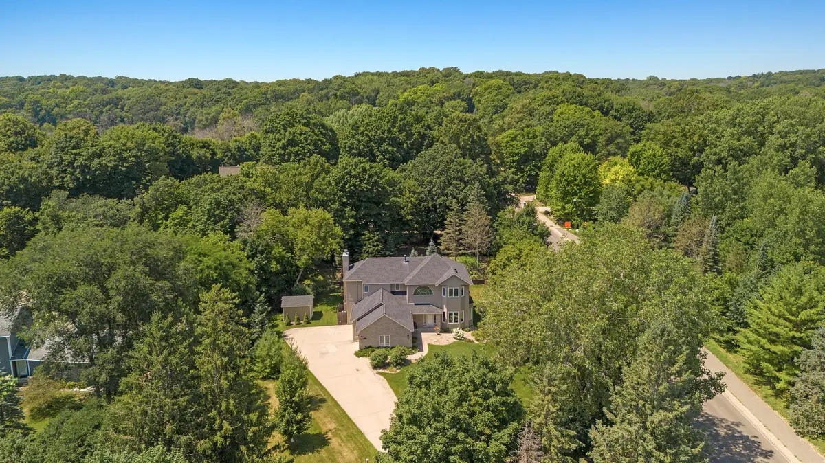 18339 Ridgewood RD, Minnetonka, MN 55345