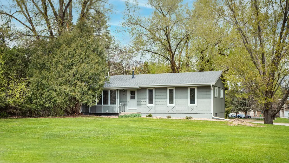 17620 19th AVE N, Plymouth, MN 55447