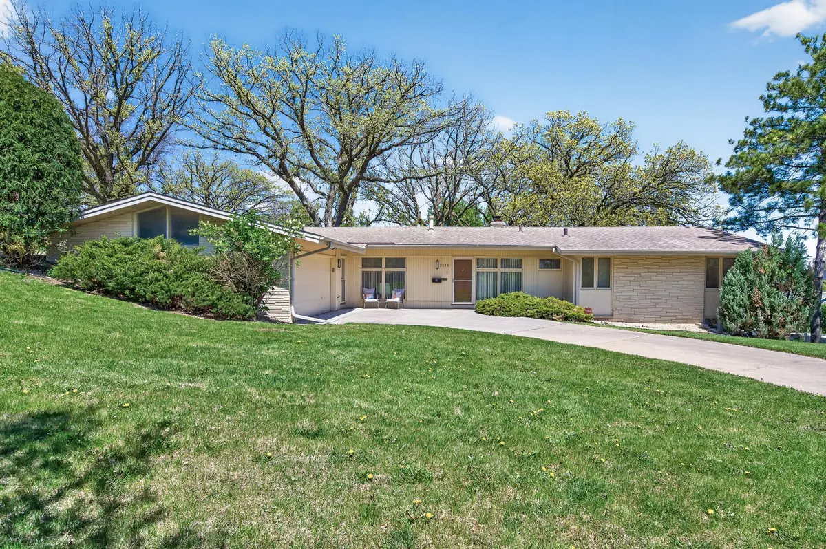 8018 Westwood Hills DR, Saint Louis Park, MN 55426