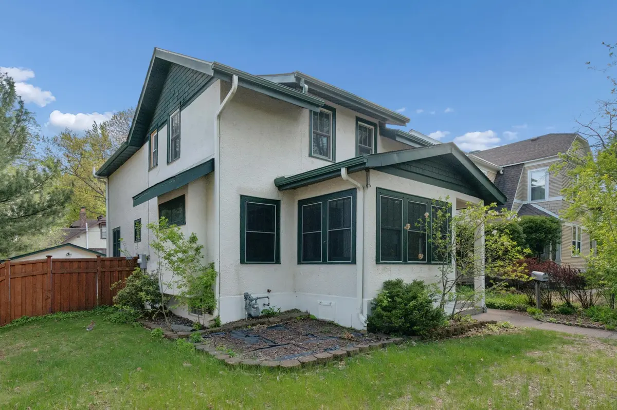 1984 Princeton AVE, Saint Paul, MN 55105