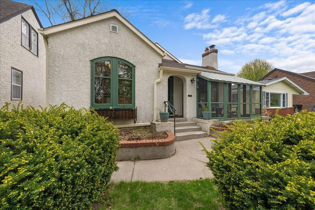 1736 Bayard AVE, Saint Paul, MN 55116
