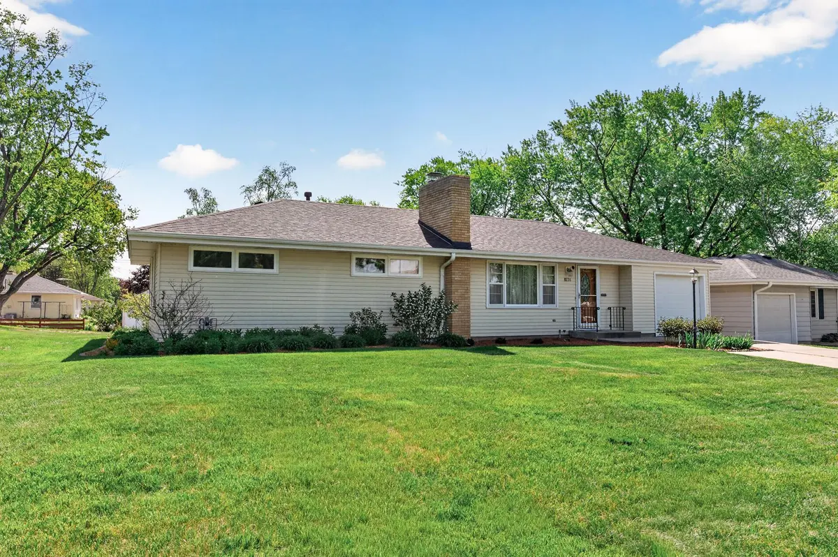 8231 Emerson AVE S, Bloomington, MN 55420