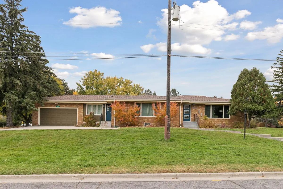 2079 Upper Saint Dennis RD, Saint Paul, MN 55116