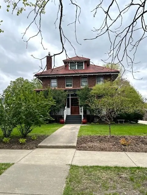 408 College ST, Northfield, MN 55057