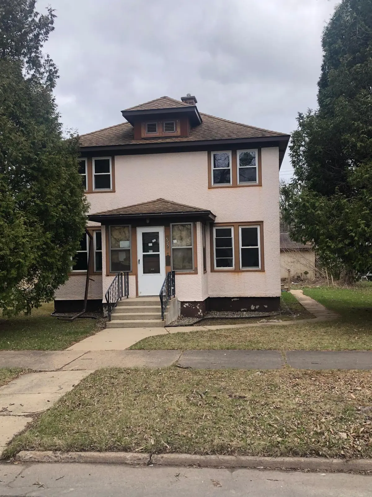 2626 6th AVE E, Hibbing, MN 55746