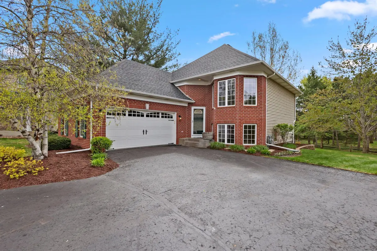 2100 Hunter Hill CT, Hudson, WI 54016