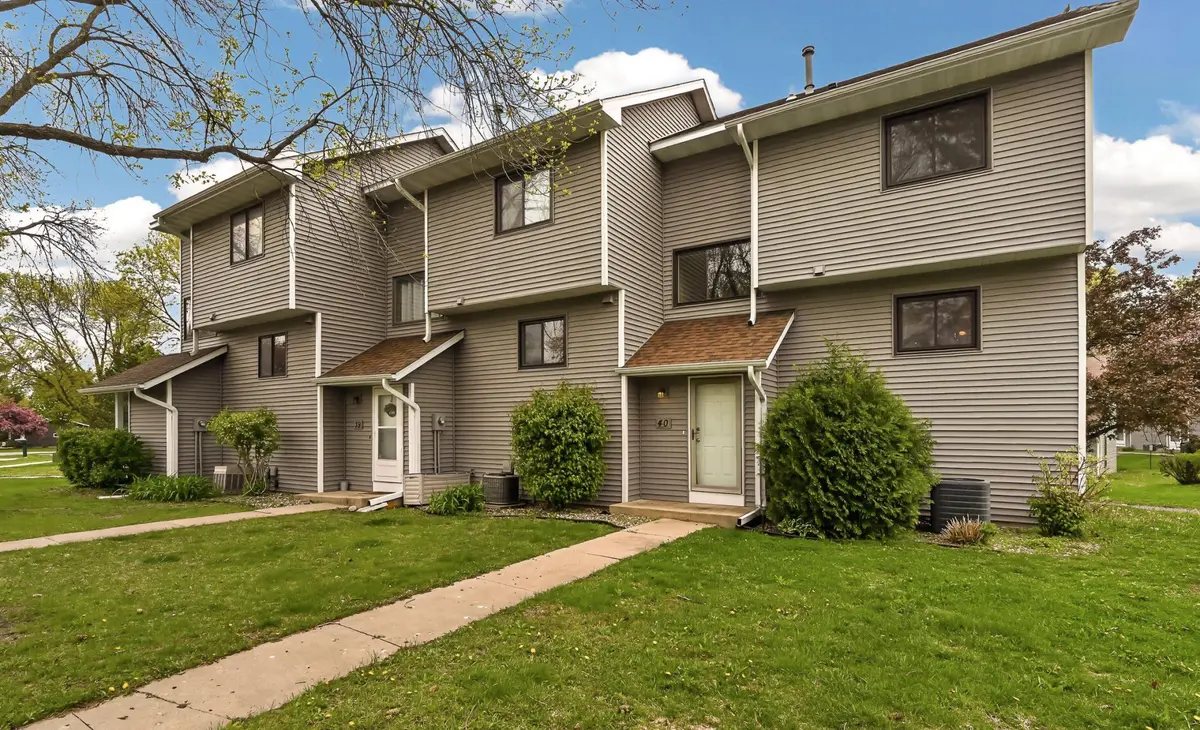 40 Elton Ridge CT NW, Rochester, MN 55901