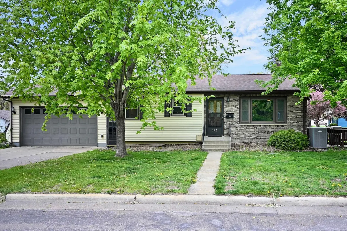 205 Whitten ST, Winona, MN 55987