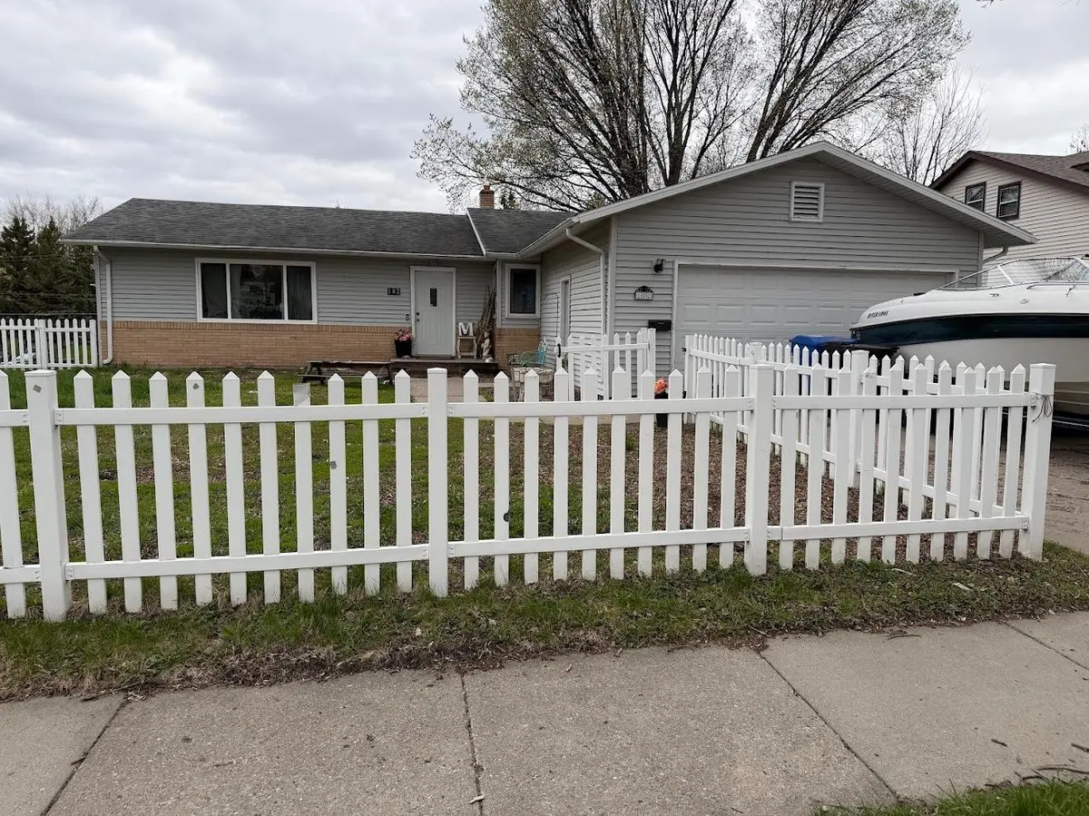 102 21st AVE N, Fargo, ND 58102