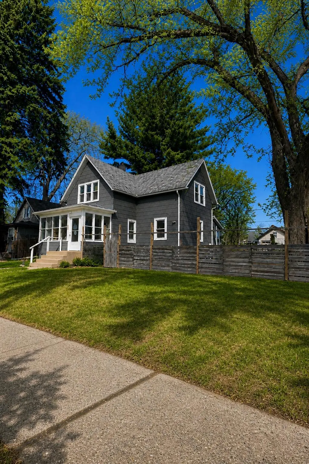 1805 Case AVE E, Saint Paul, MN 55119