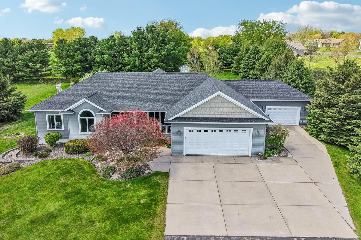 1325 Alton LN, Hammond, WI 54015