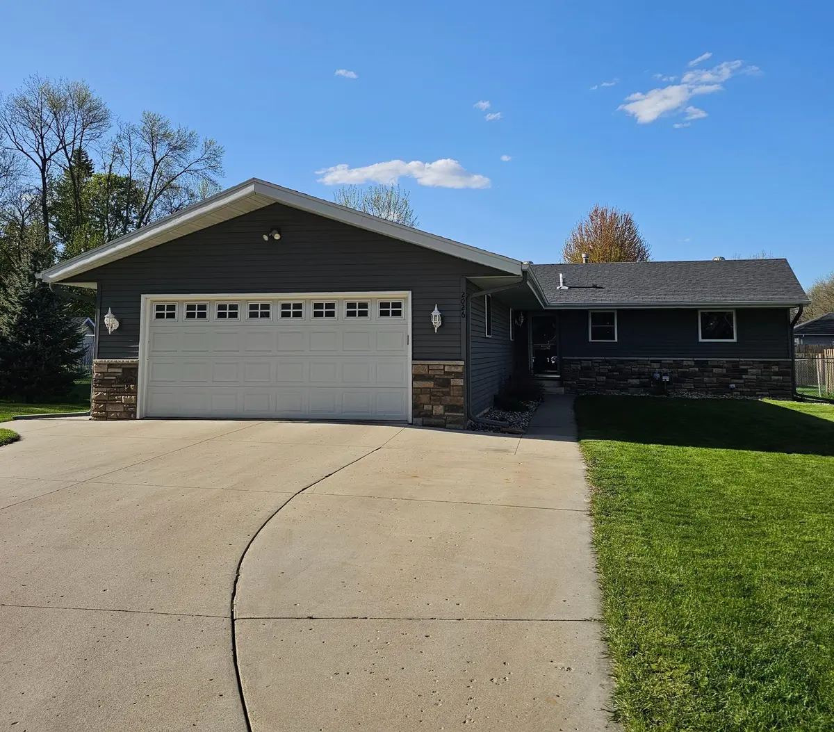 2026 5th ST SW, Willmar, MN 56201