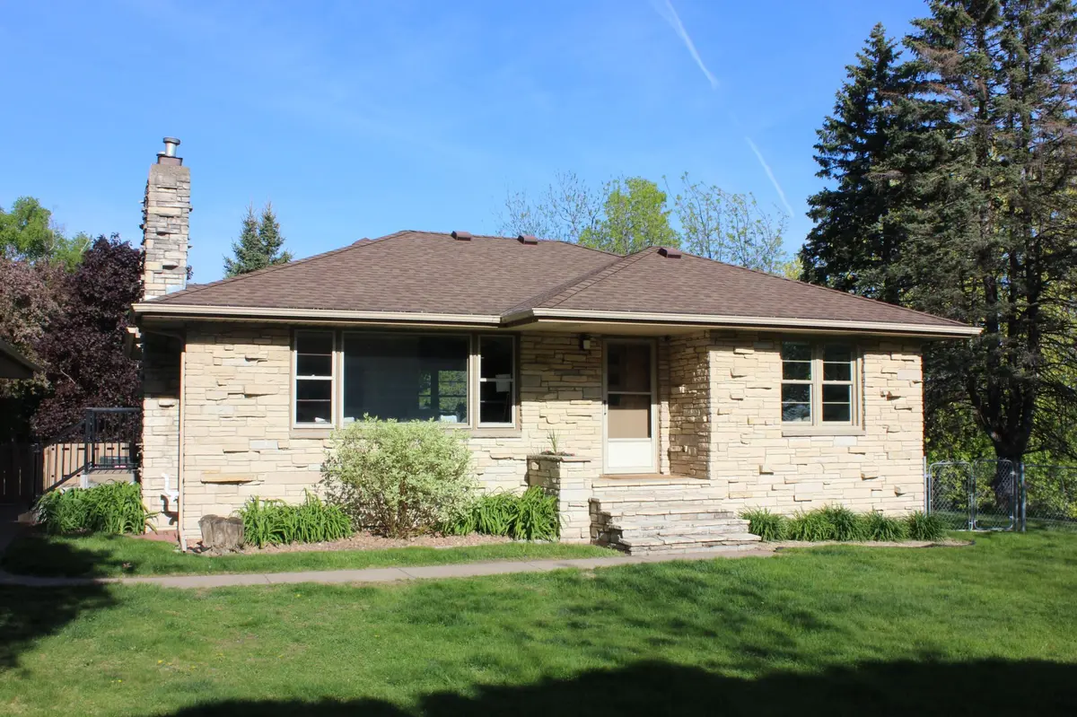 9509 Briar CIR, Bloomington, MN 55437