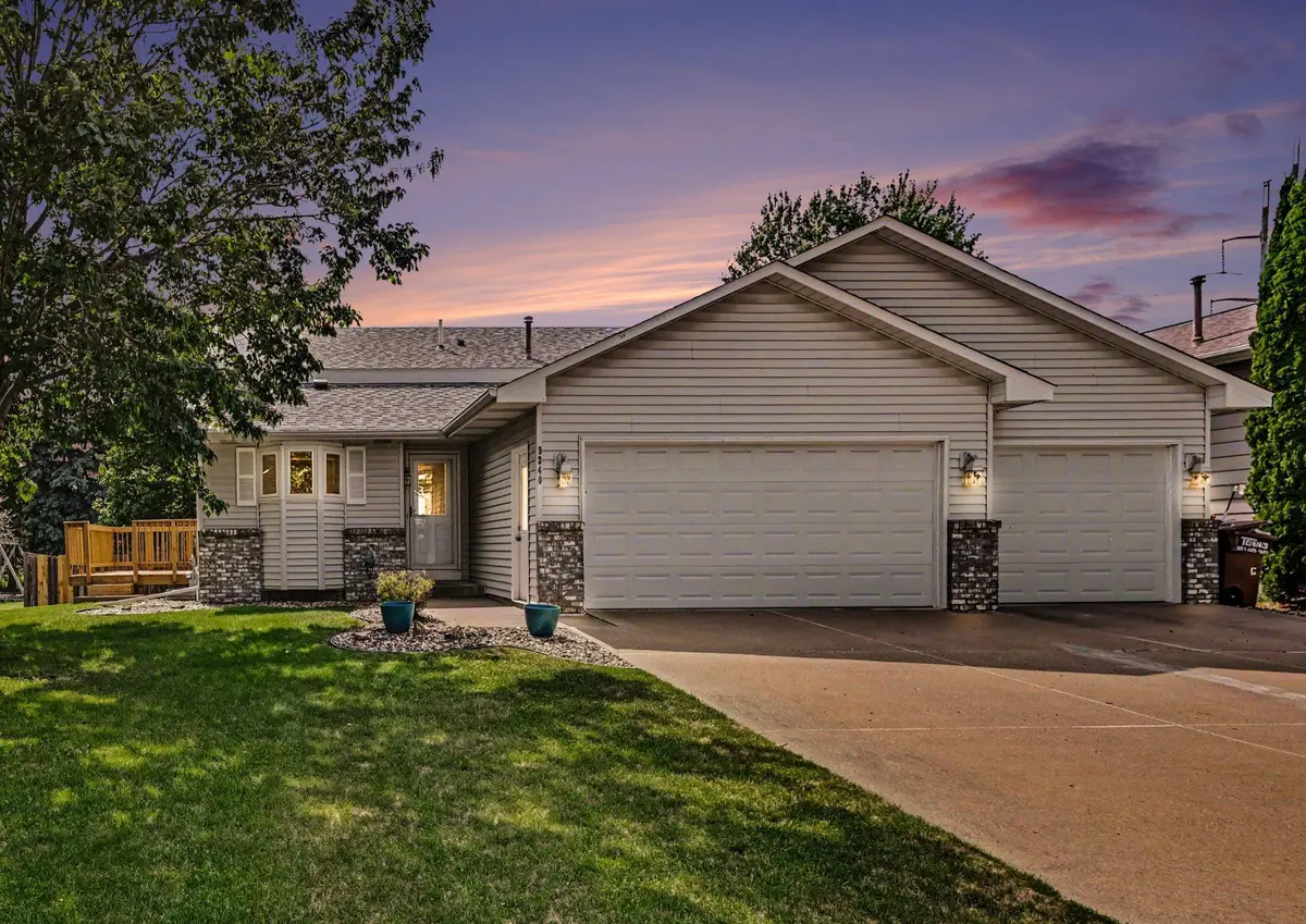 9340 Jarrod AVE S, Cottage Grove, MN 55016