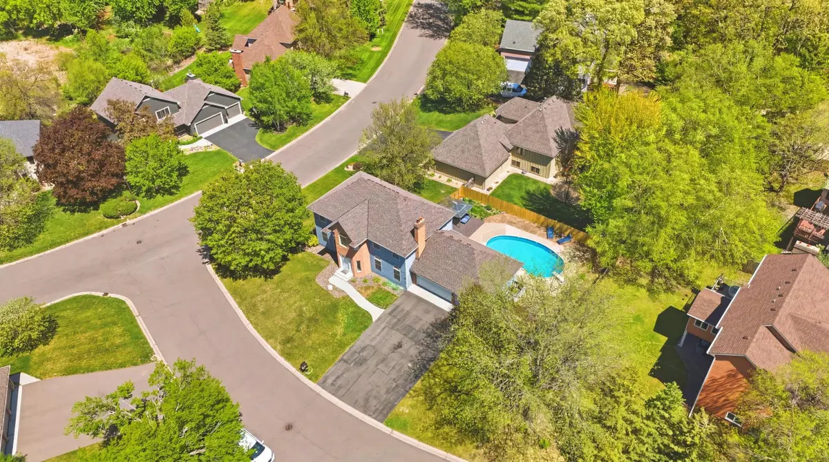 4390 Ithaca LN N, Plymouth, MN 55446