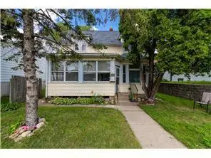 131 Delos ST E, Saint Paul, MN 55107