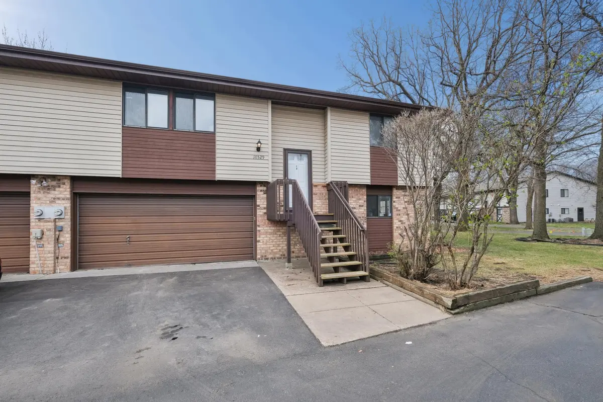 10529 Grouse CIR NW, Coon Rapids, MN 55433