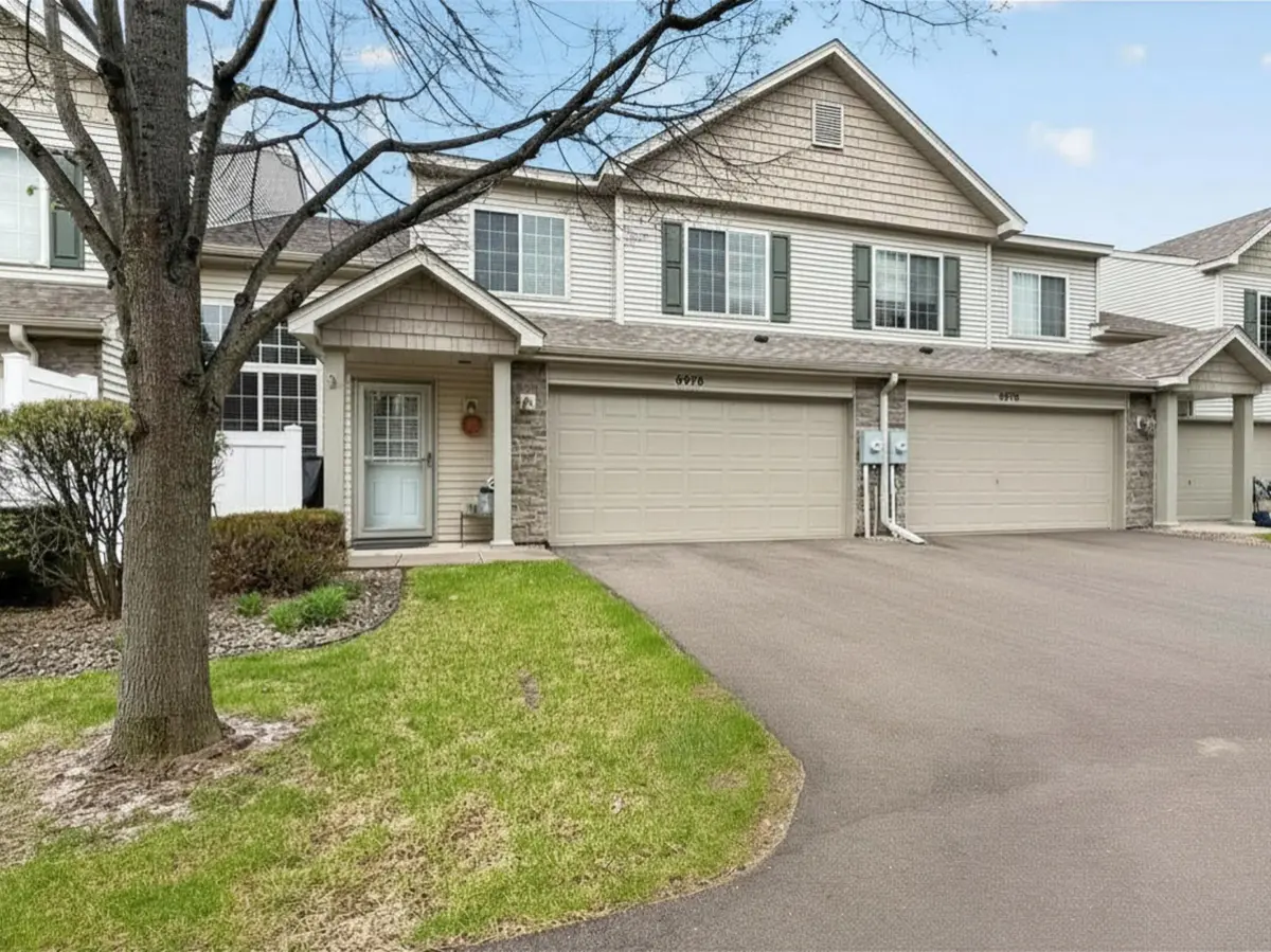 6476 Lakota TRL, Lino Lakes, MN 55014