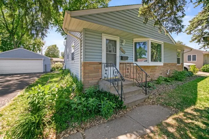 3922 73rd ST E, Inver Grove Heights, MN 55076