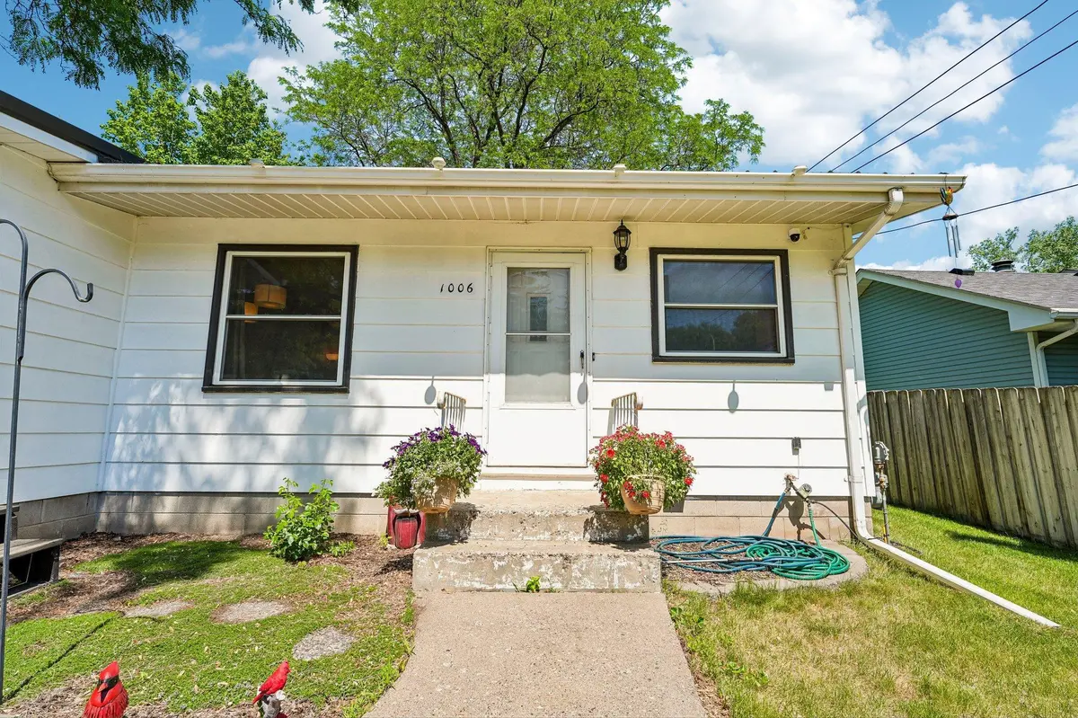 1006 Summit AVE, South Saint Paul, MN 55075