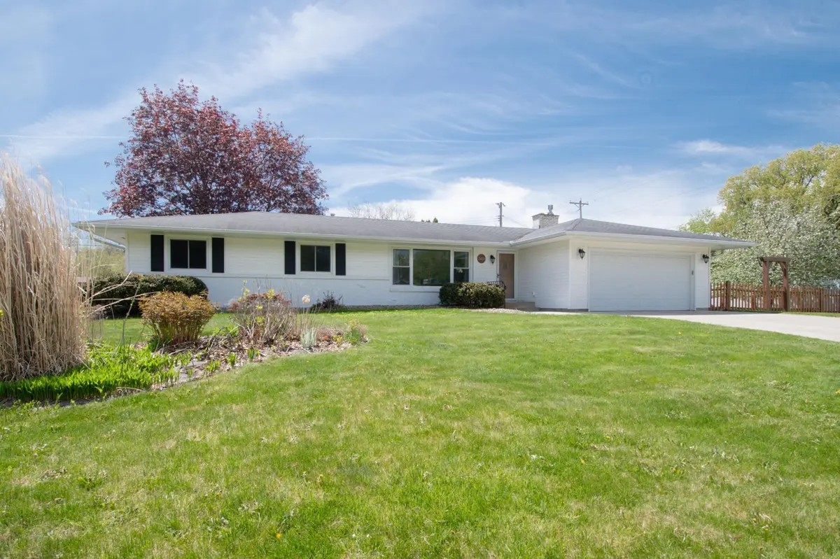 2403 Inca LN, New Brighton, MN 55112