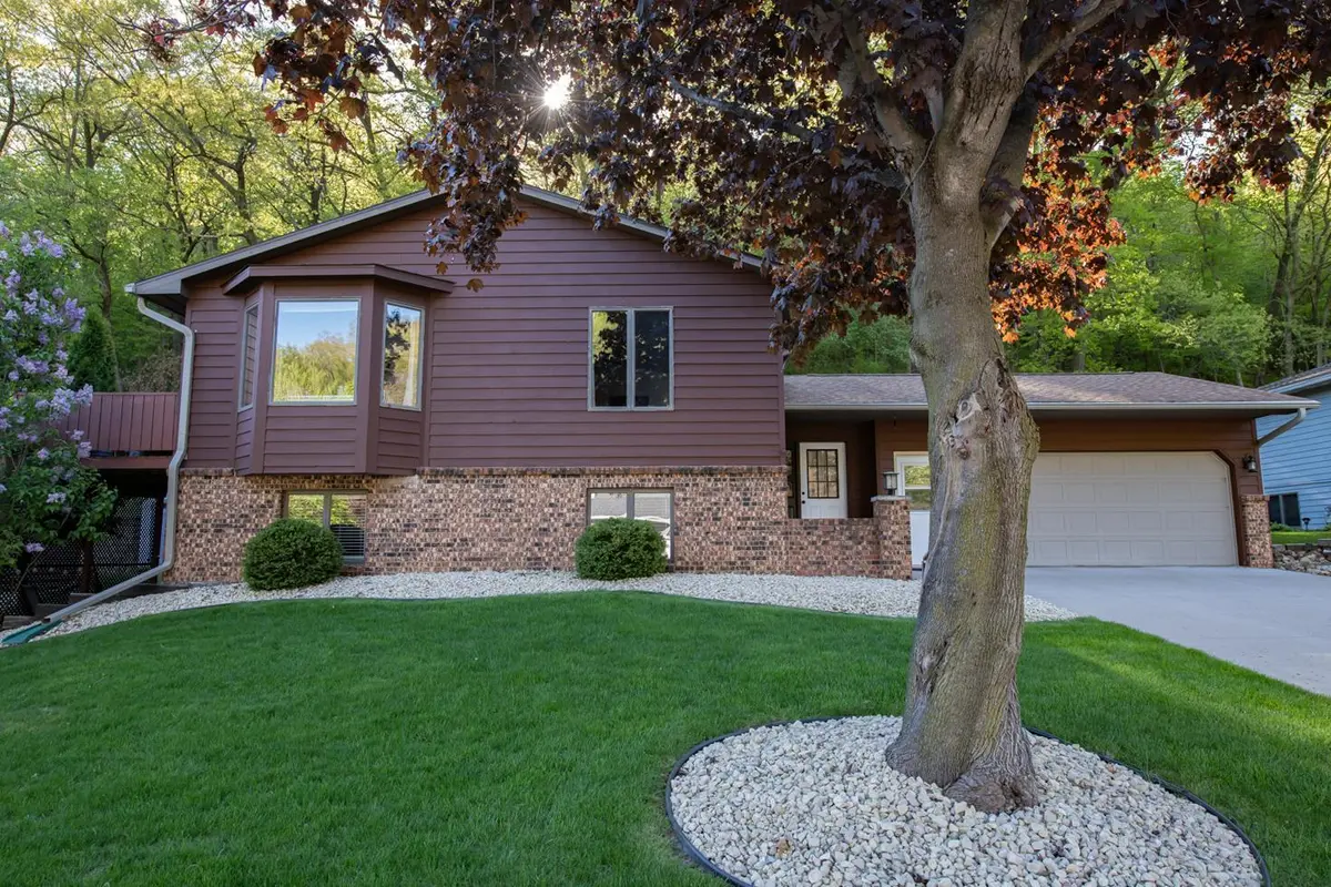 389 Knopp Valley DR, Winona, MN 55987