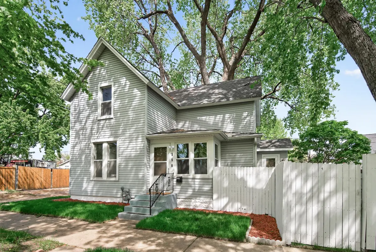 558 Osceola AVE S, Saint Paul, MN 55102