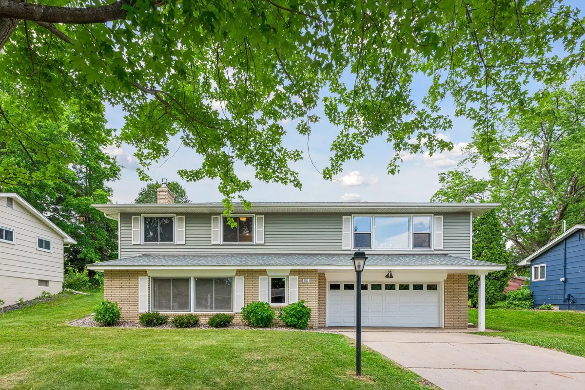 88 Battle Creek PL, Saint Paul, MN 55119