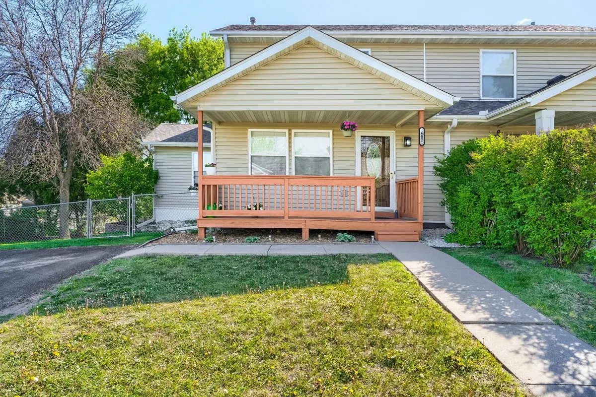 607 Pleasant DR, Hastings, MN 55033