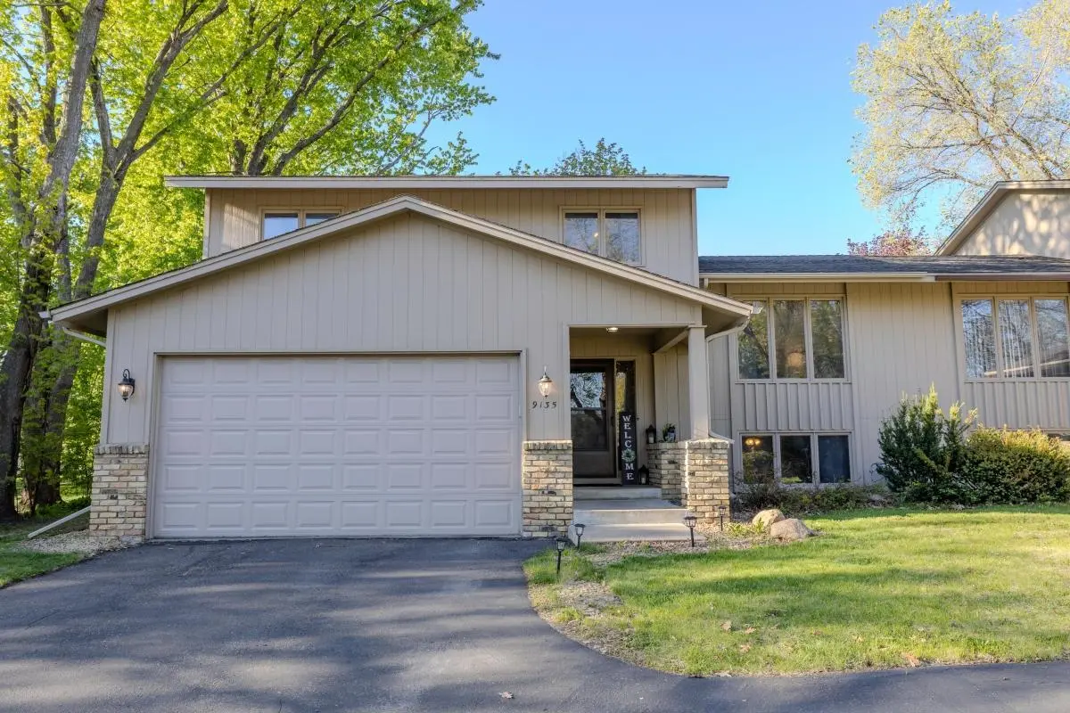 9135 36th AVE N, New Hope, MN 55427