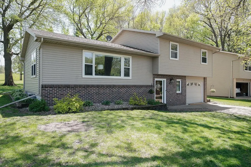 135 Eltinge PL, Fairmont, MN 56031