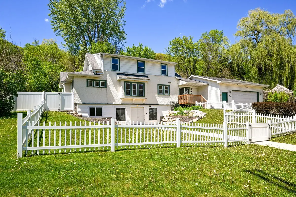 740 Main ST W, Carver, MN 55315