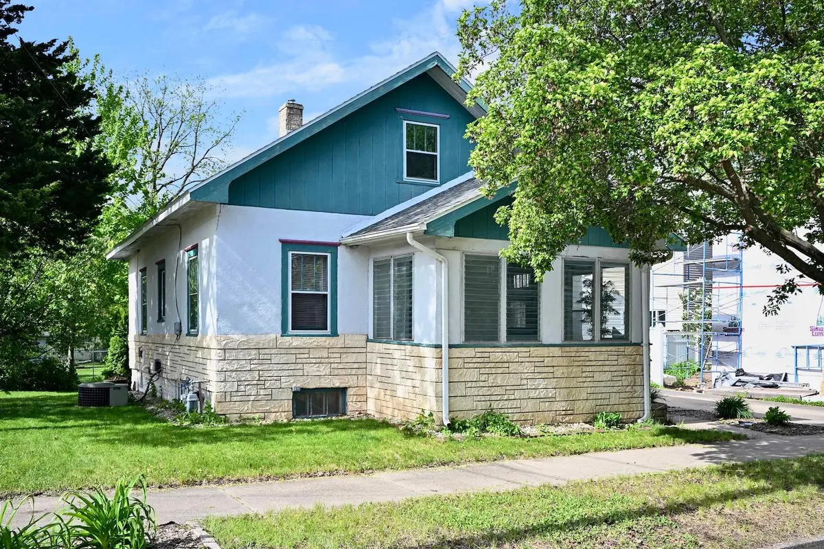 417 W Mill ST, Winona, MN 55987