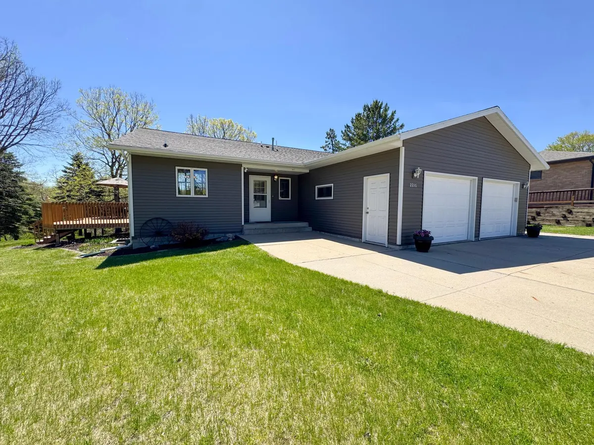 2216 Ridgewood DR, Fergus Falls, MN 56537