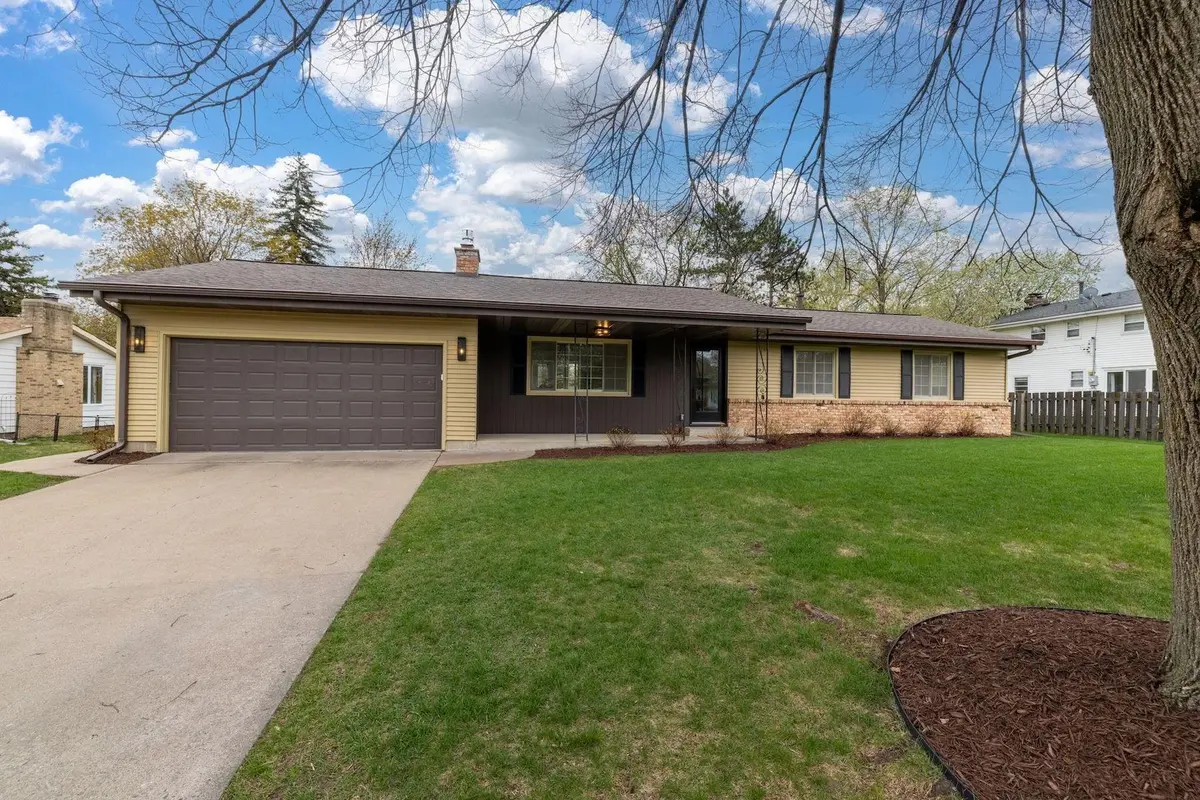 3009 W 100th ST, Bloomington, MN 55431