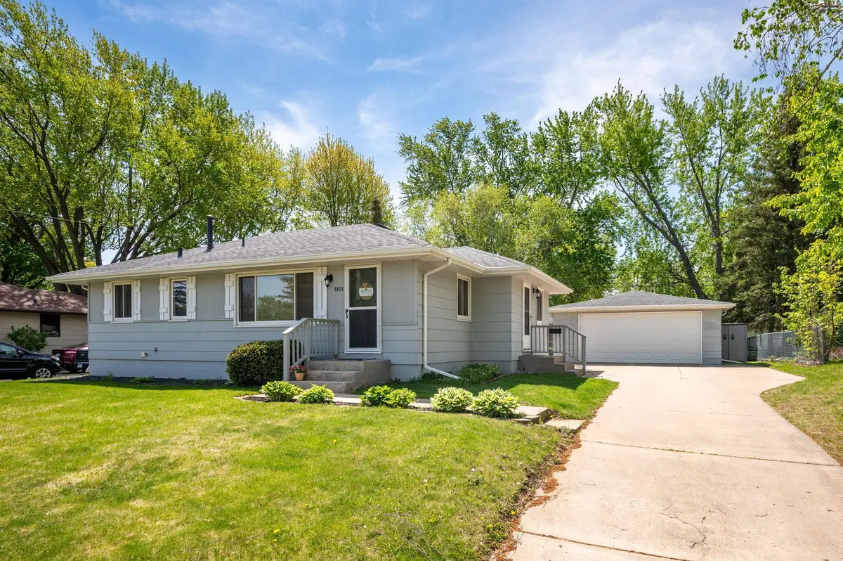 8101 47th AVE N, New Hope, MN 55428