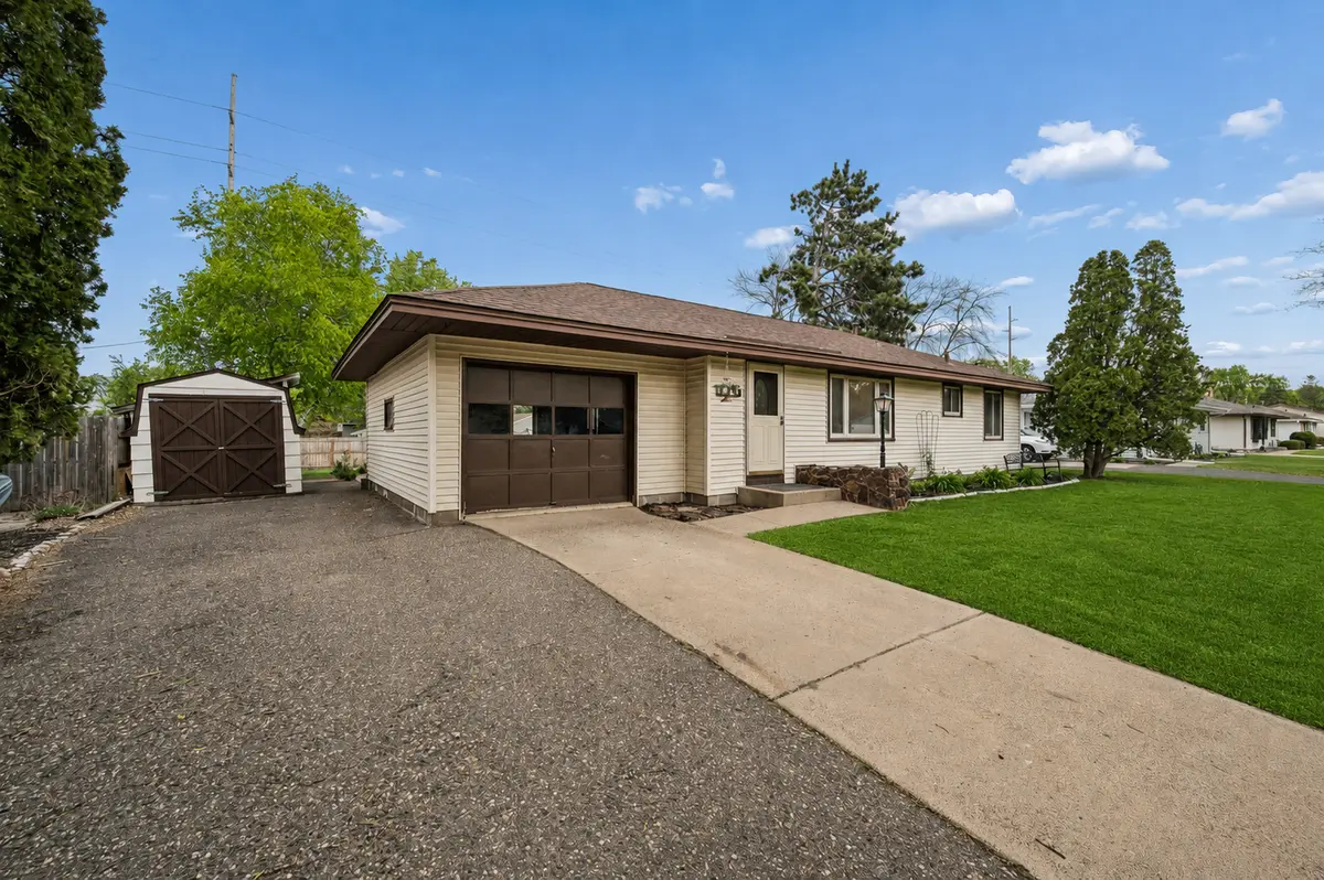 321 109th AVE NW, Coon Rapids, MN 55448