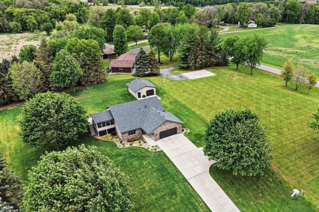 534 Rolling Meadows LN SE, New Prague, MN 56071