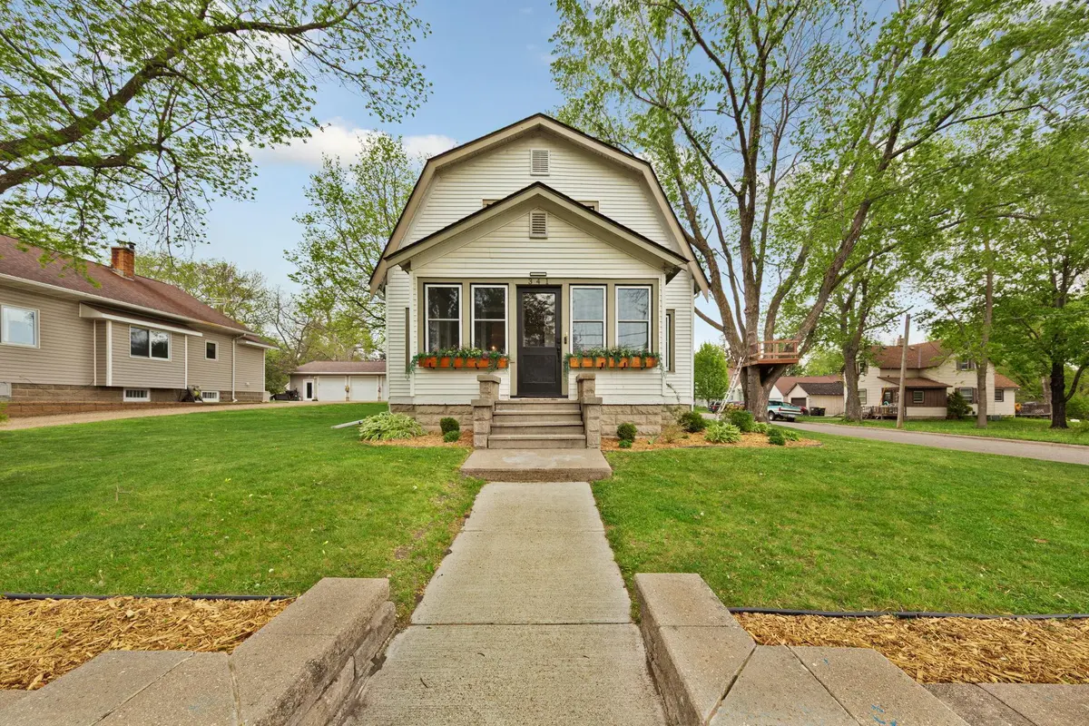 341 E Prince ST, Lake Crystal, MN 56055