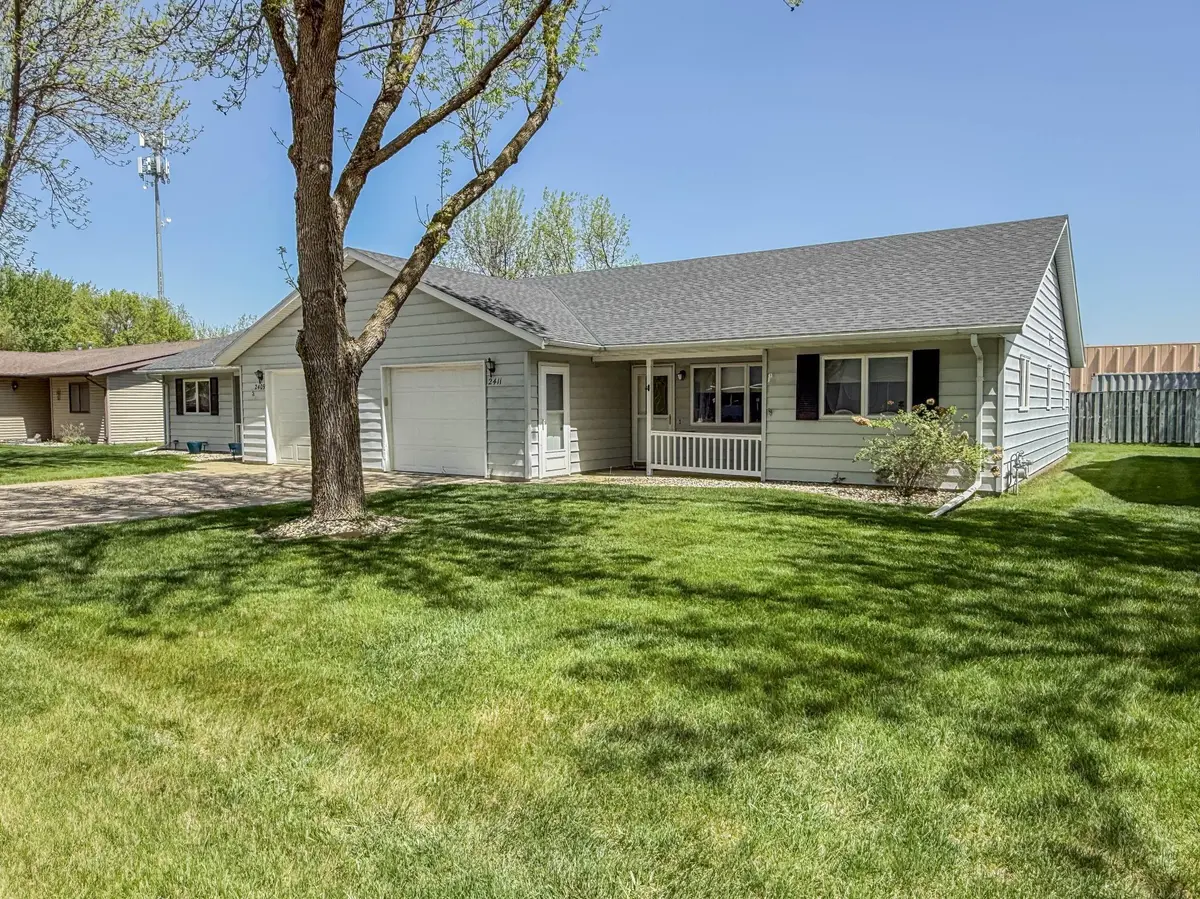 2411 Kenwood DR SW, Willmar, MN 56201