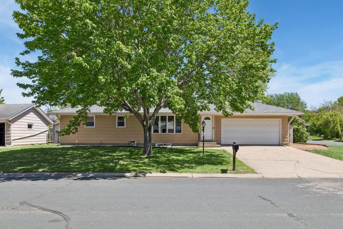 967 Sibley ST S, Shakopee, MN 55379