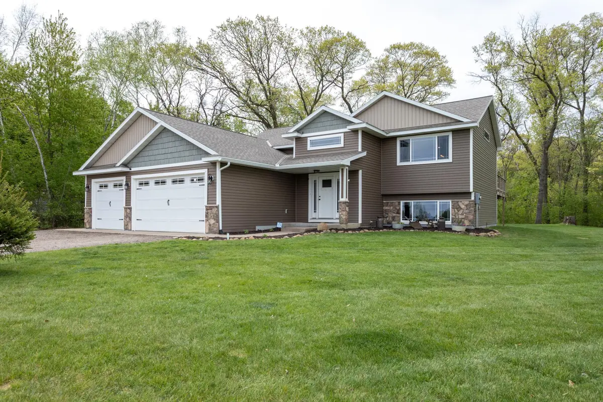 7956 325th AVE NW, Princeton, MN 55371