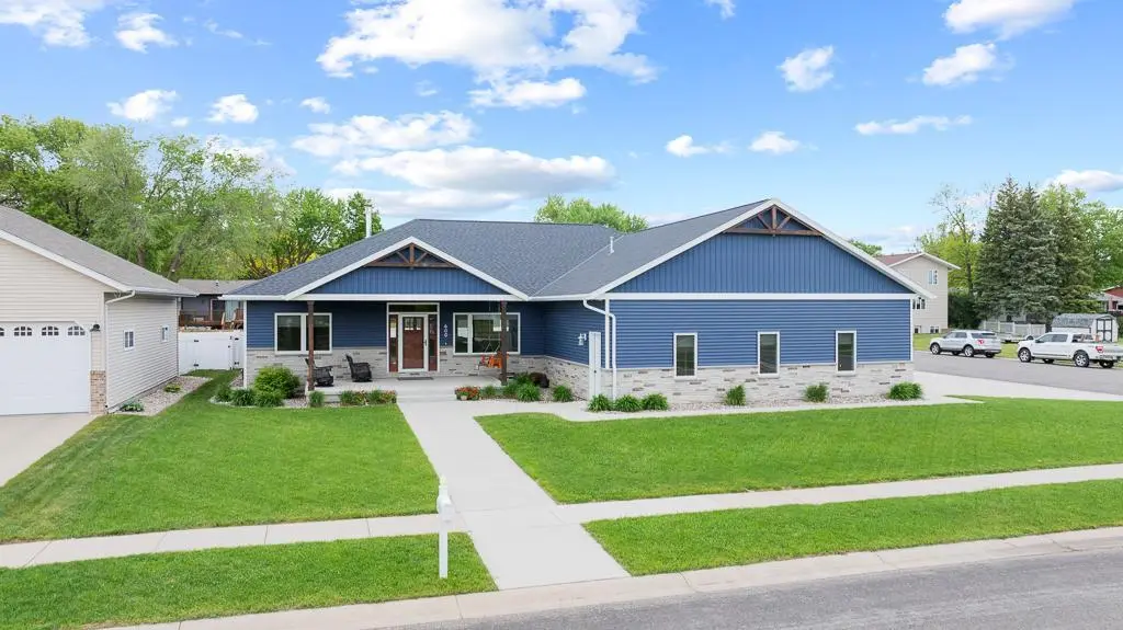 600 Elizabeth ST, Marshall, MN 56258