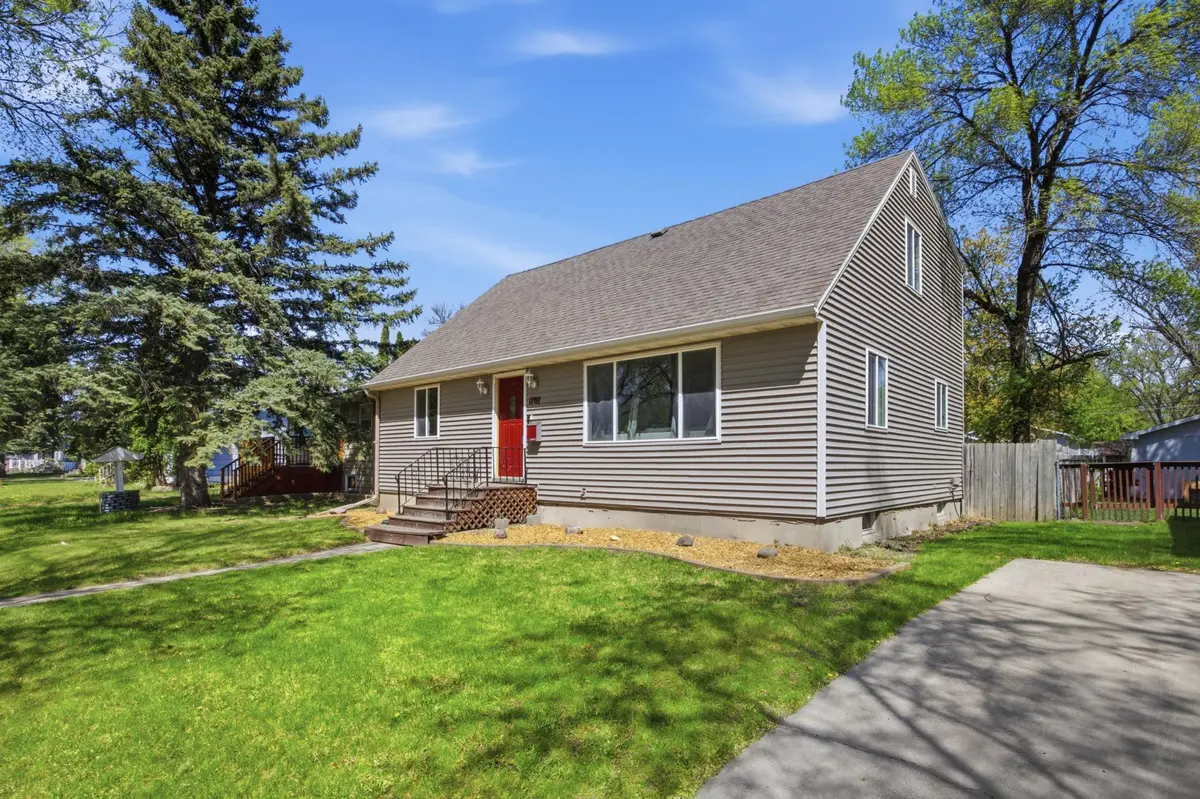 1707 6th AVE S, Fargo, ND 58103