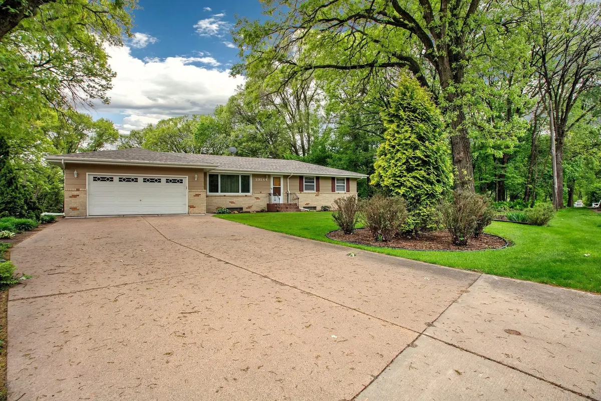 2924 Spring View LN, Mounds View, MN 55112
