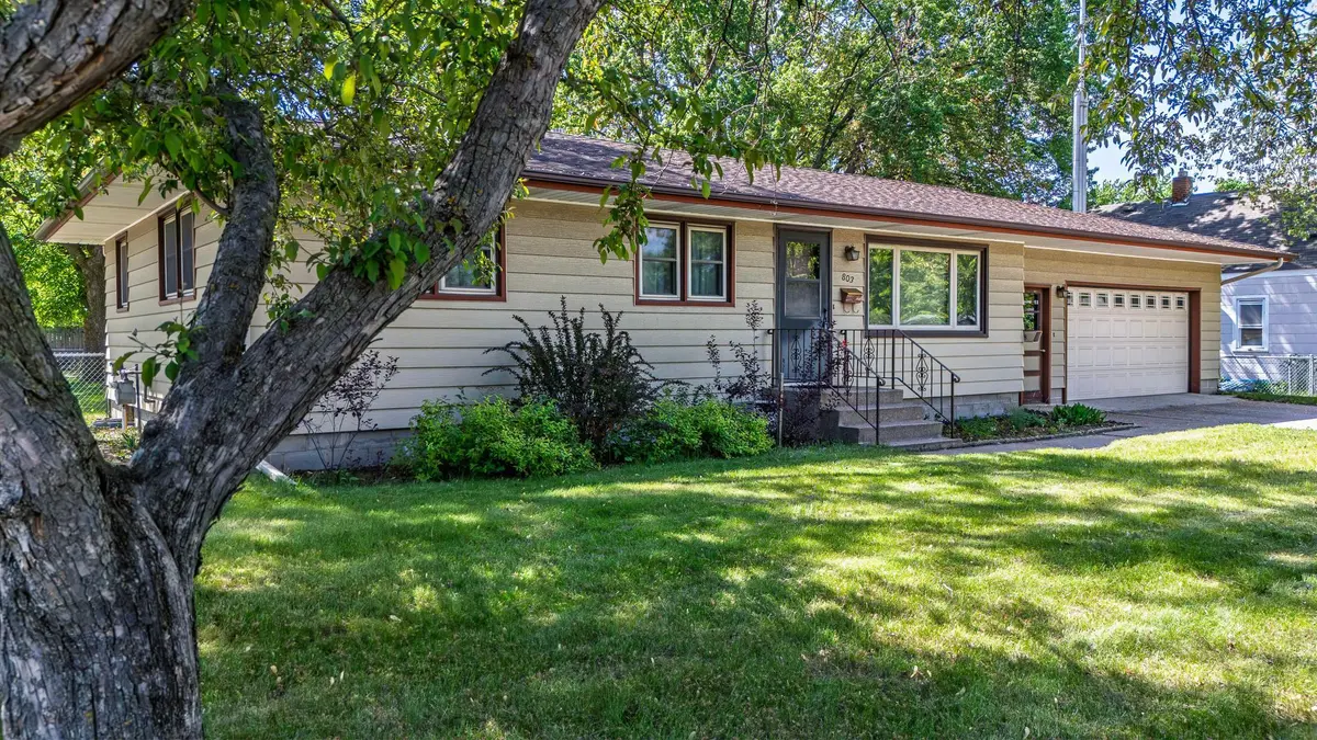 803 25th AVE N, Saint Cloud, MN 56303