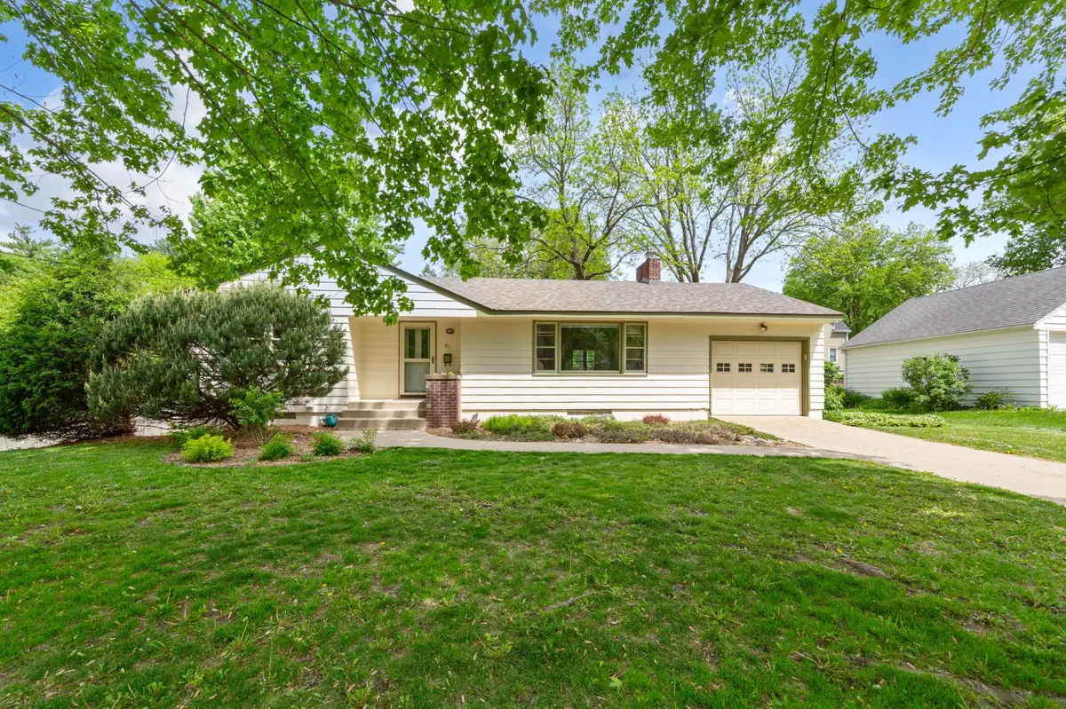 311 7th ST E, Northfield, MN 55057